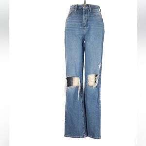 Triarchy distressed Jean size 26 waist Measured at 31.25” inseam, 10.25” rise